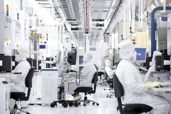 日美技術人員入境受阻，大陸面板與半導體擴產面臨延期挑戰